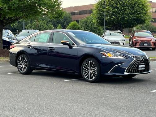 2025 Lexus ES 300h Base