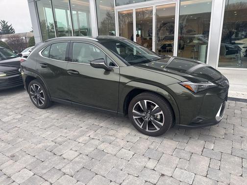 2025 Lexus UX 300h Premium