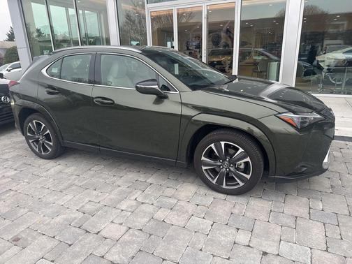 2025 Lexus UX 300h Premium