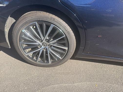2024 Lexus ES 350 Base