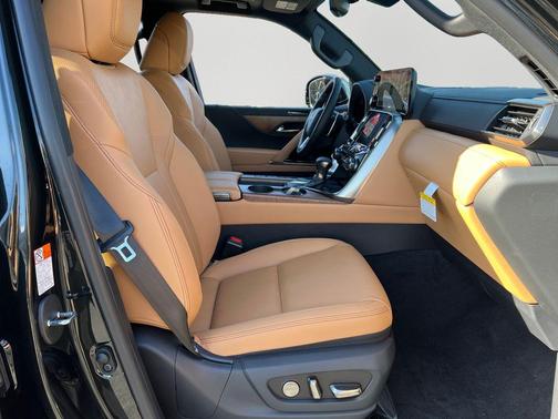 2025 Lexus LX 600 Luxury