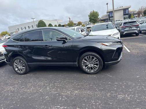 2022 Toyota Venza XLE