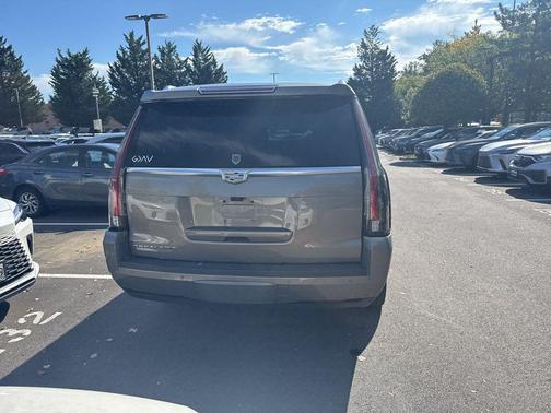 2017 Cadillac Escalade ESV Luxury