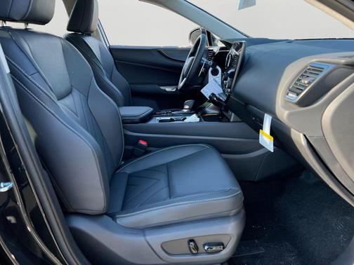 2026 Lexus NX 450h+ Luxury