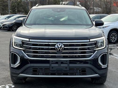 2025 Volkswagen Atlas 2.0T SE w/Technology 4MOTION
