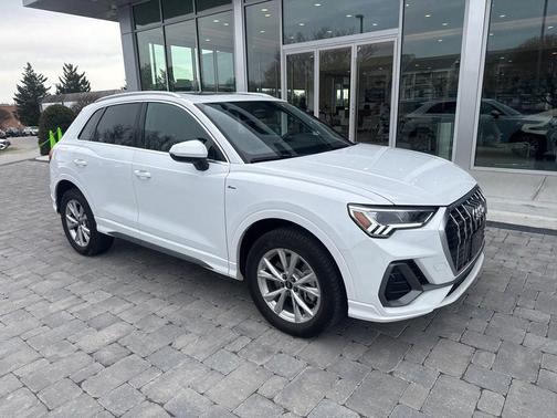 2025 Audi Q3 Premium 45 TFSI S line quattro Tiptronic
