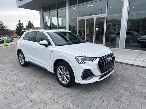 2025 Audi Q3 Premium 45 TFSI S line quattro Tiptronic