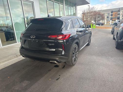 2022 INFINITI QX50 LUXE AWD