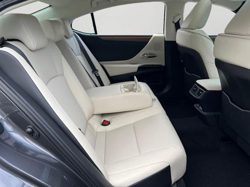 2025 Lexus ES 350 Base