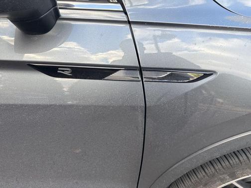 2024 Volkswagen Tiguan 2.0T SEL R-Line 4MOTION