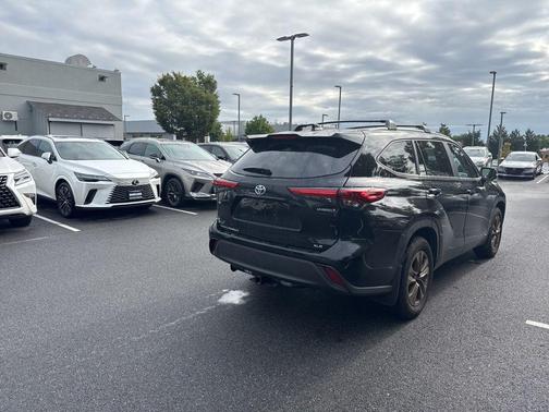 2023 Toyota Highlander Hybrid XLE