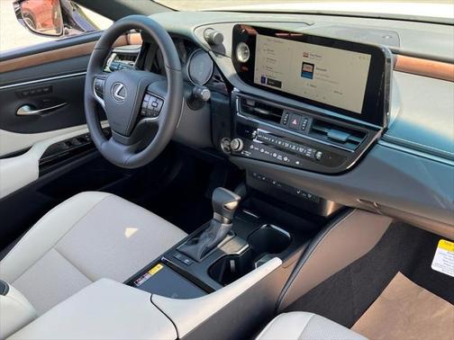 2025 Lexus ES 300h Base