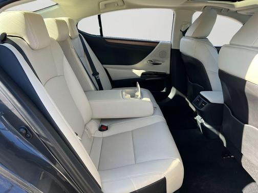 2025 Lexus ES 350 Base