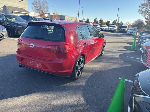 2016 Volkswagen Golf GTI 2.0T SE 4-Door