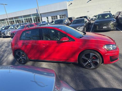 2016 Volkswagen Golf GTI 2.0T SE 4-Door