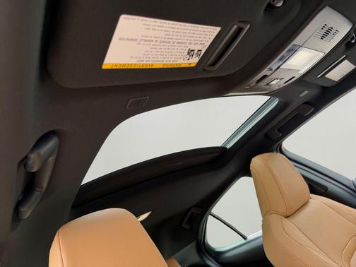 Nori Green Pearl 2026 Lexus UX 300h Premium