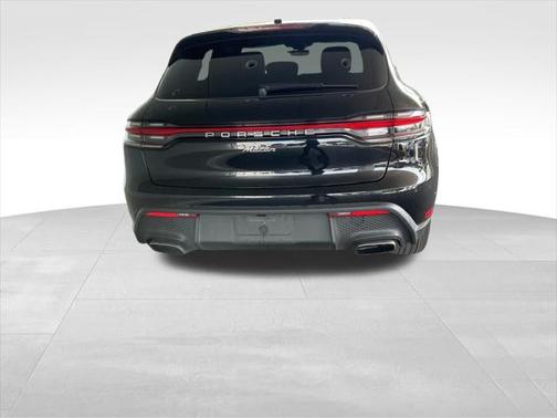 2023 Porsche Macan Base