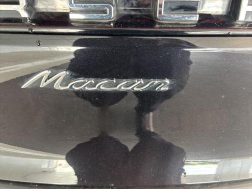 2023 Porsche Macan Base