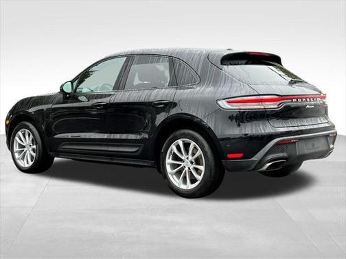 2023 Porsche Macan Base