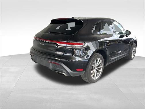 2023 Porsche Macan Base