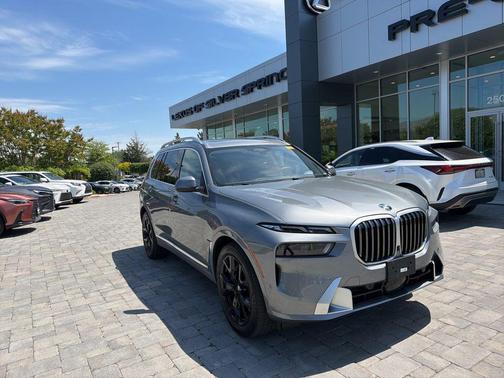 Skyscraper Grey Metallic 2025 BMW X7 xDrive40i