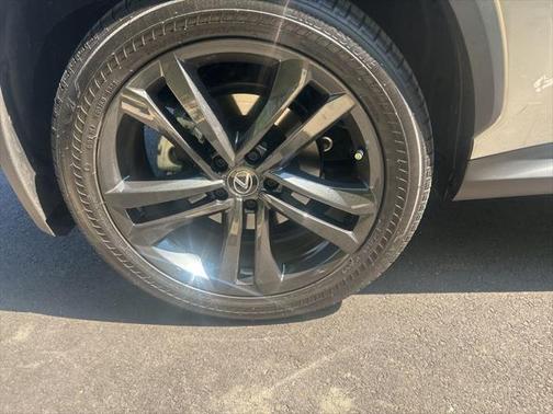 2025 Lexus NX 450h+ Luxury