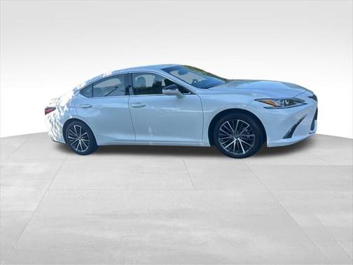 2022 Lexus ES 350 Base