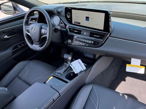2025 Lexus ES 300h Luxury