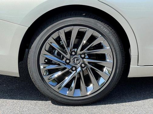 2025 Lexus ES 300h Luxury