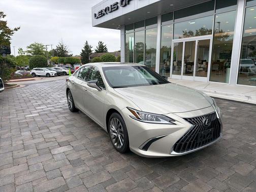 Moonbeam Beige Metallic 2025 Lexus ES 300h Luxury