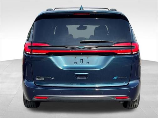 2021 Chrysler Pacifica Hybrid Touring L