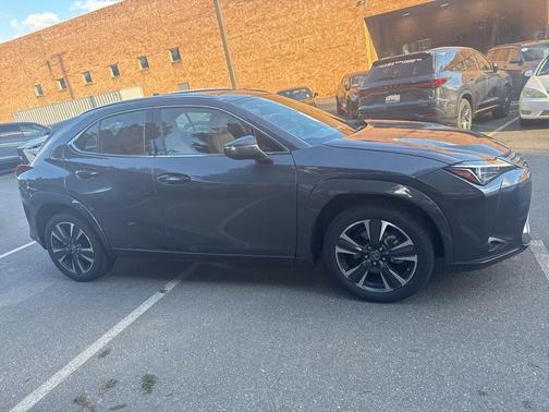 2024 Lexus UX 250h Base