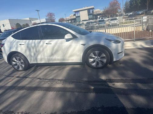 2023 Tesla Model Y Long Range Dual Motor All-Wheel Drive