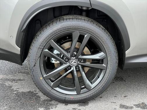 2025 Lexus NX 450h+ Luxury