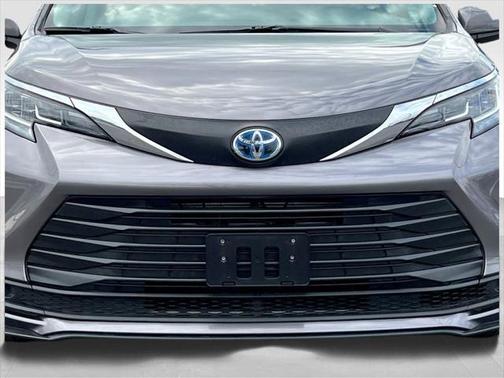 2021 Toyota Sienna LE
