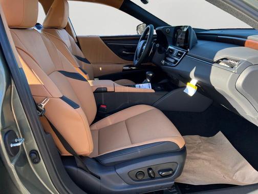 2025 Lexus ES 350 Base