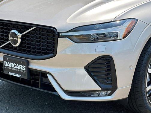 2023 Volvo XC60 B5 Plus Dark Theme