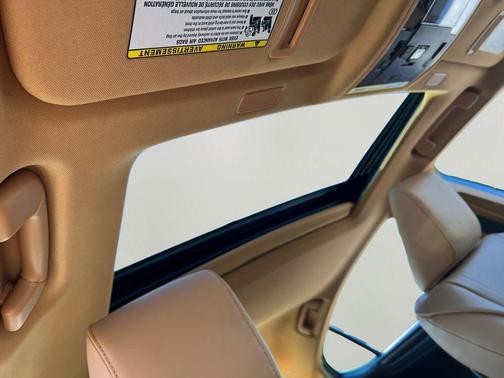 2025 Lexus ES 300h Luxury