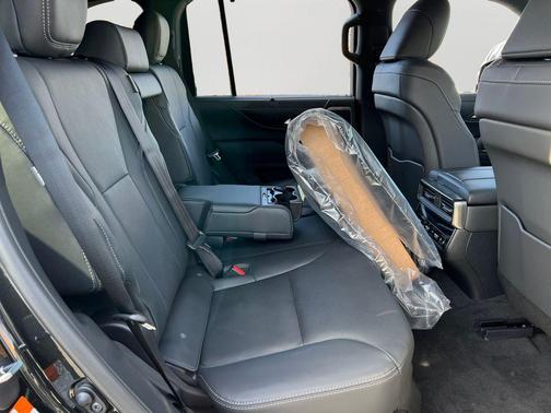 2025 Lexus LX 600 Luxury