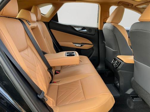 2026 Lexus NX 450h+ Luxury