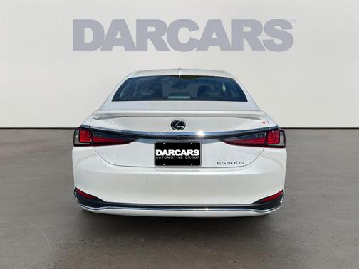 2025 Lexus ES 300h Luxury