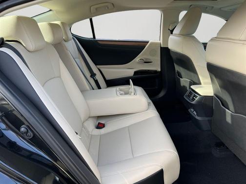 2025 Lexus ES 350 Base