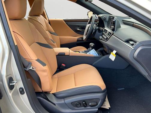 2025 Lexus ES 350 Base