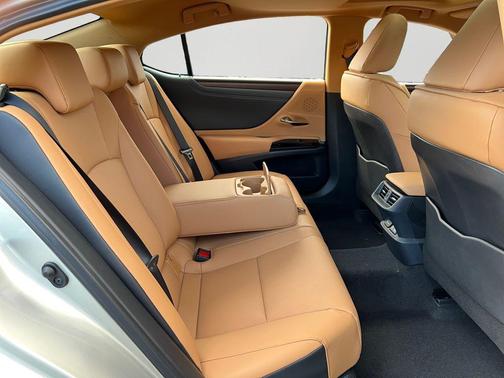 2025 Lexus ES 350 Base