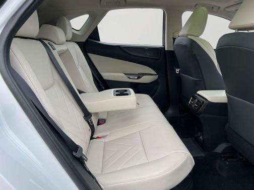 2026 Lexus NX 450h+ Luxury