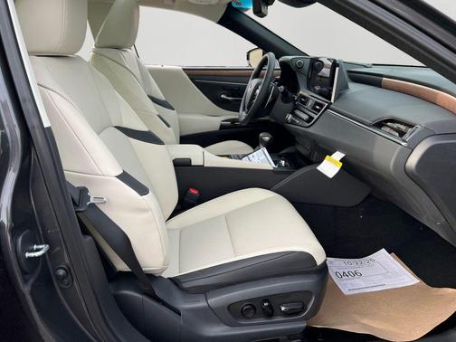 2025 Lexus ES 350 Base