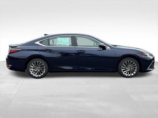 2025 Lexus ES 300h Ultra Luxury