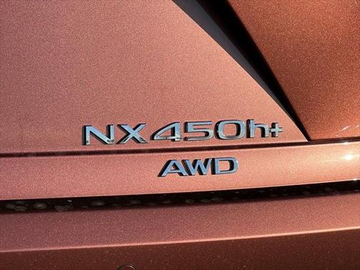 2025 Lexus NX 450h+ Luxury