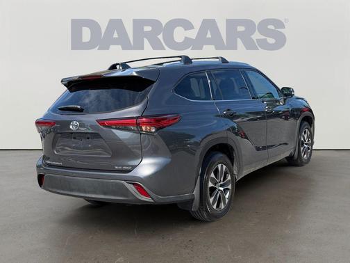 Magnetic Gray Metallic 2020 Toyota Highlander XLE