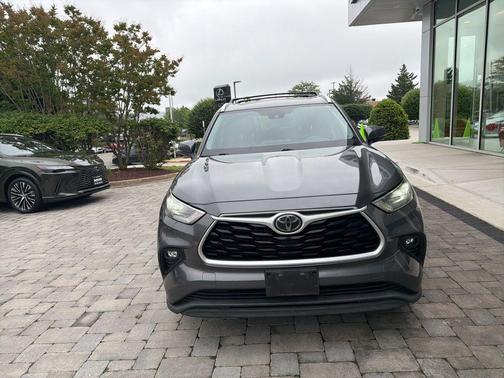 Magnetic Gray Metallic 2020 Toyota Highlander XLE